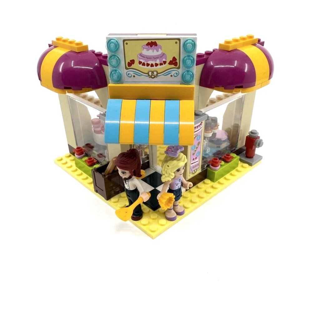 Lego Friends Downtown Bakery 41006 Pre-owned Complete with Instruction Manual - Picture 3 of 6